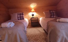 Charming Family Chalet For 8 People, With Private Hot Tub