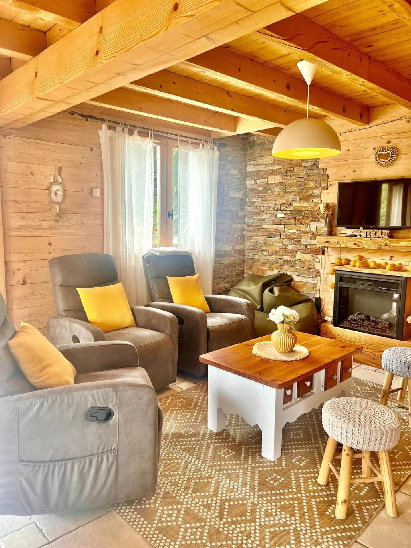 Charming Family Chalet For 8 People, With Private Hot Tub Les Clefs Extérieur photo