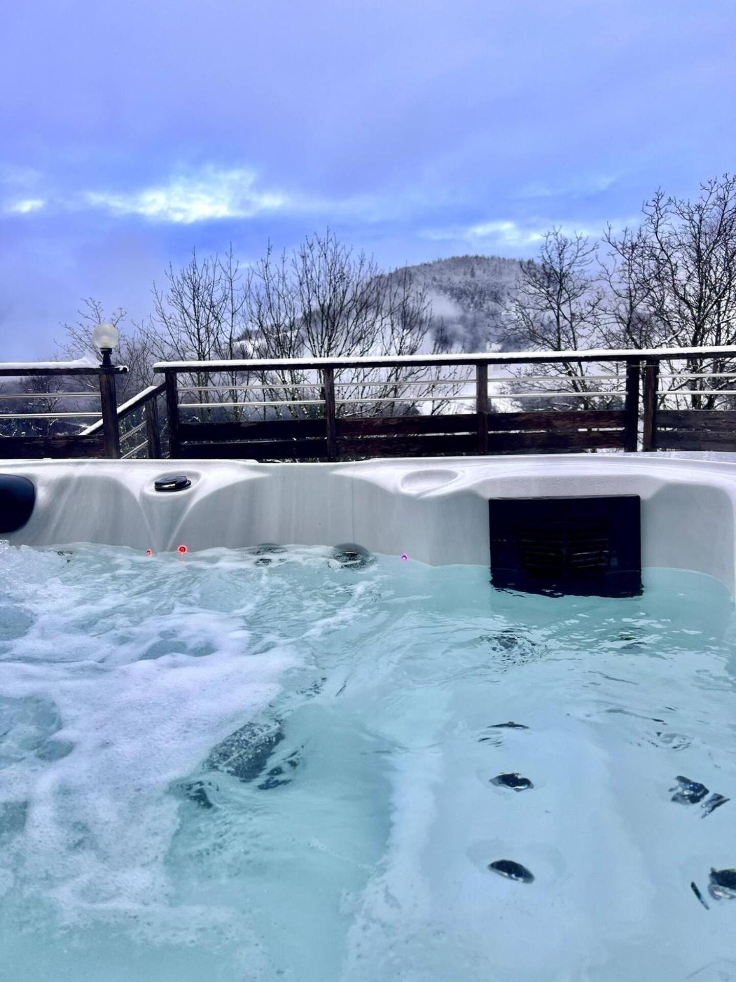 Charming Family Chalet For 8 People, With Private Hot Tub Les Clefs Extérieur photo
